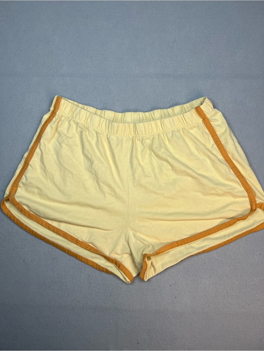 Ford pastel yellow pull on track shorts size XL